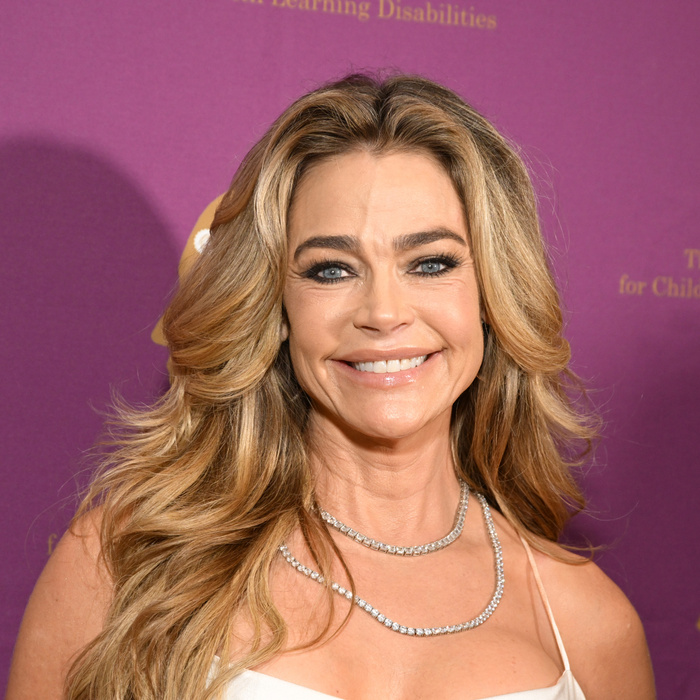 Válik Denise Richards, férje tartásdíjat is követel