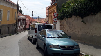 Sokat segít helyesen használni a KRESZ-t, ha ismerjük a táblákat