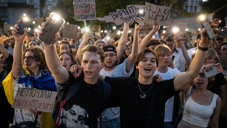 Egy hónapja forrong Ukrajna, most megtörte a csendet Zelenszkij menesztett minisztere