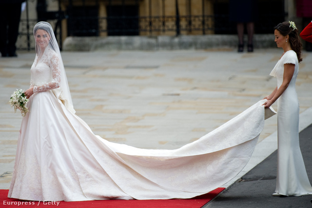 Kate Middleton McQueen-ruháját sokan tökéletes esküvői ruhának tartják.