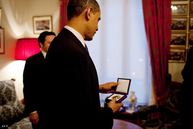 Barack Obama a 2009-es nobel békedíj átvétele után