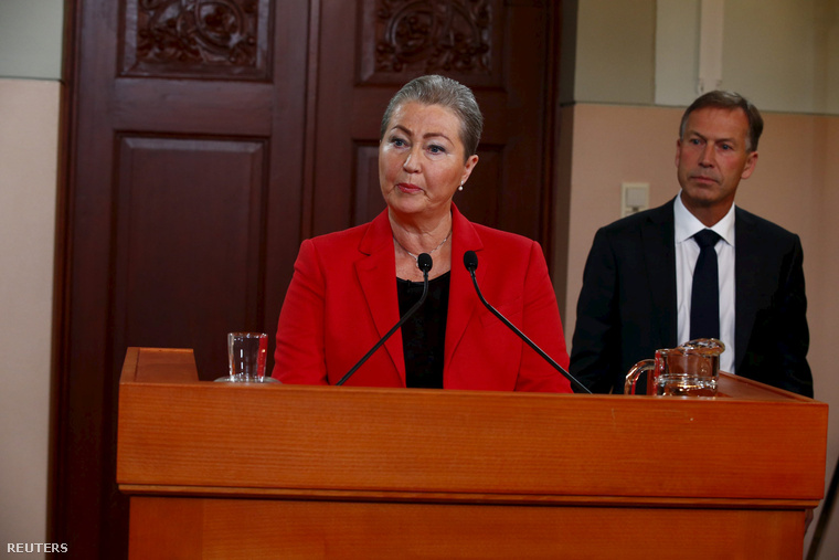 Kaci Kullmann Five, a norvég Nobel-békedíj Bizottság elnöke bejelenti, hogy a tunéziai Nemzeti Párbeszéd Kvartettnek ítélték oda a Nobel-békedíjat 2015. október 9-én.
