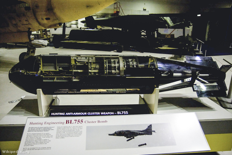 A BL755 típusú, MK3-s változatú kazettás bomba, ezt a típust használták a bombázás során.