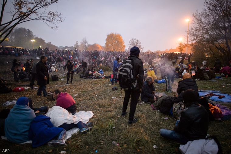 Menekültek a szlovén-osztrák határon, Sentilj és Spielfeld között