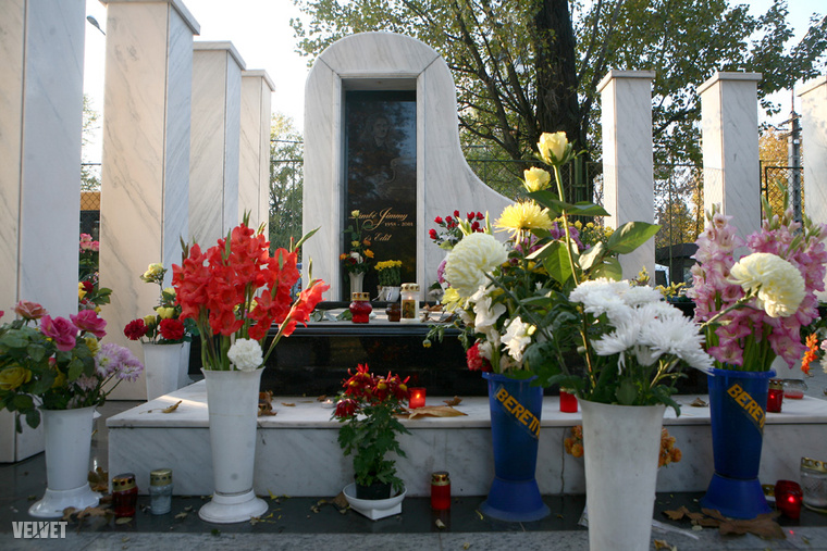 Zámbó Jimmy sírja a csepeli temetőben