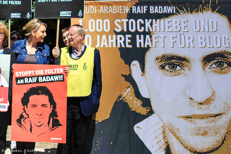 Raif Badawi szabadon bocsátásáért tüntettek Berlinben 2015 júliusában