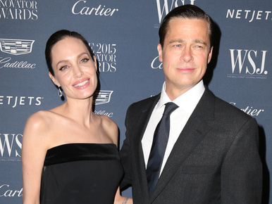 Angelina Jolie lesújtó pillantásokkal instruálta Brad Pittet