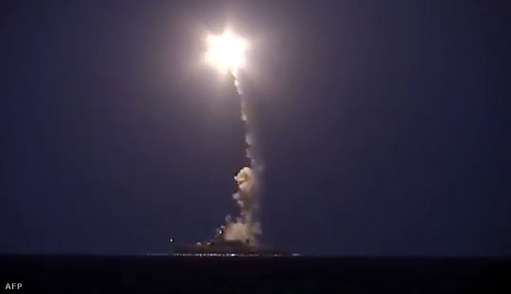 A Kaszpi-tengerről kilőtt rakétával támadják az Iszlám Állam városait az orosz katonák Szíriában.
