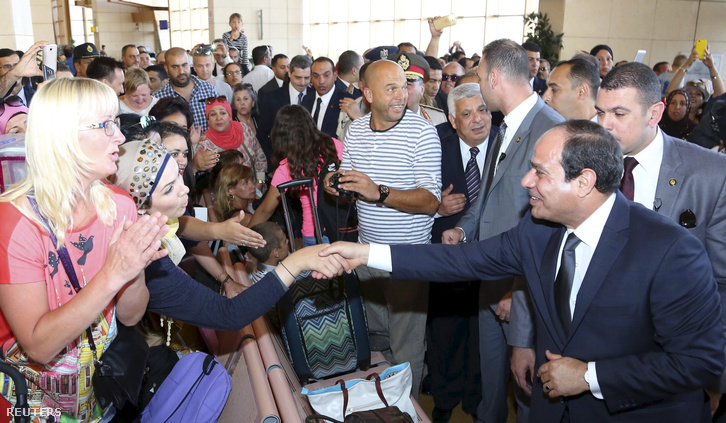 2015-11-11T175413Z 2066460620 GF20000055205 RTRMADP 3 EGYPT-CRAS