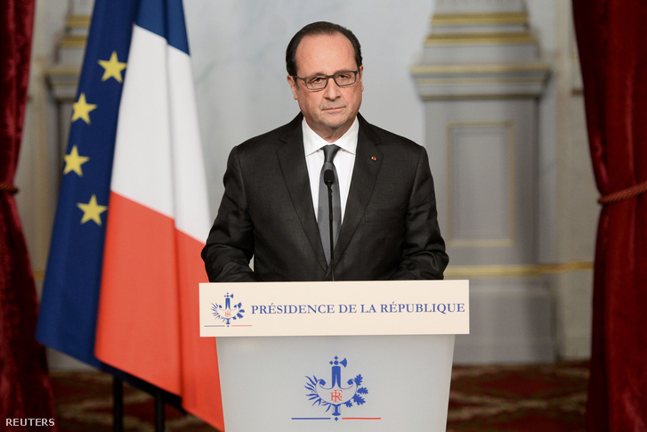 Francois Hollande az elnöki palotában tartott sajtótájékoztatón Párizsban, 2015. november 14-én.