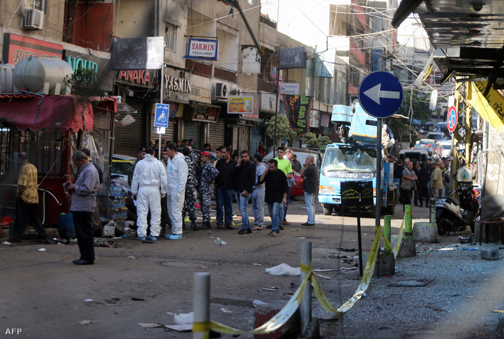 November 13-án, egy nappal a francia terrortámadás előtt két helyen robbantottak pokolgépet Libanonban. A támadásban, amit szintén az Iszlám Állam vállalt magára, 43 meghaltak és 200-an megsebesültek.