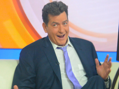 Charlie Sheen meglepően felszabadult volt, mikor bejelentette, hogy HIV-fertőzött