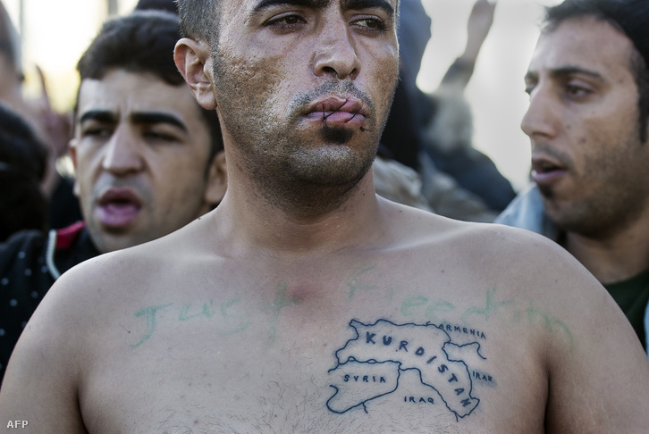 Bevarrt szájú iráni menekült a görög-macedón határon