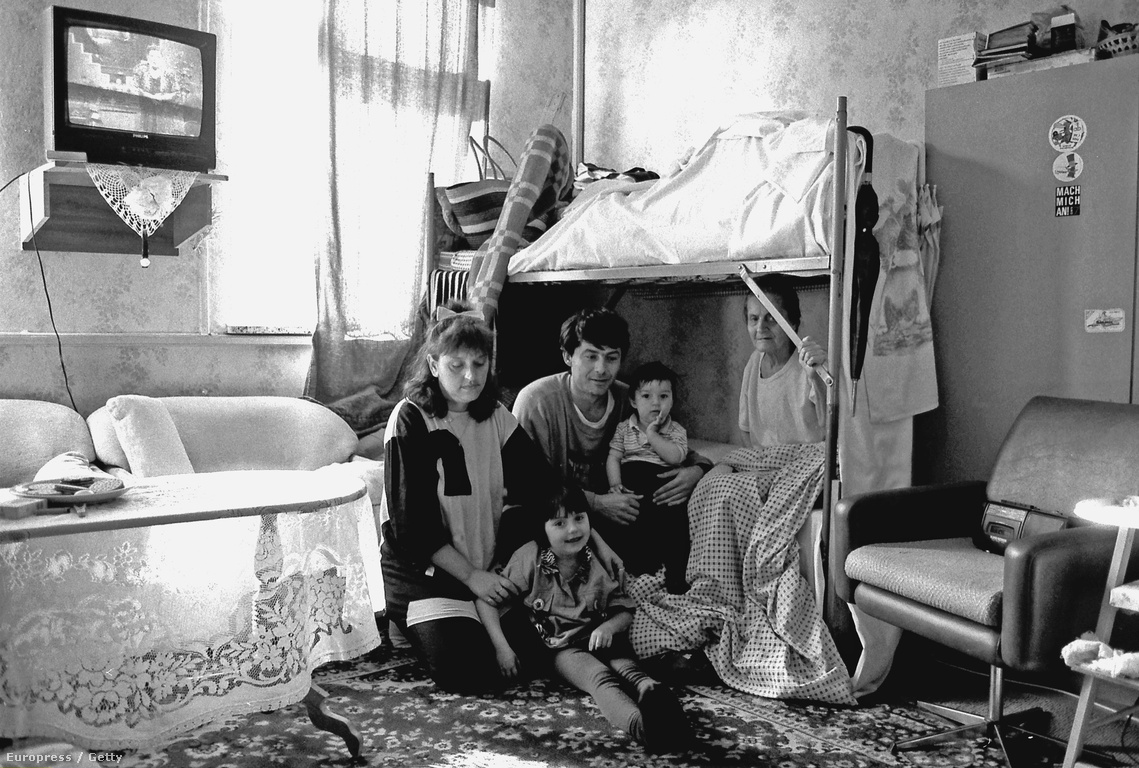Boszniai család egy német menekültszálláson (1993)