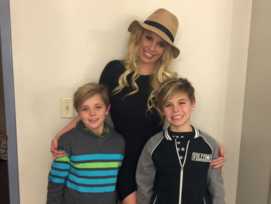 Britney Spearst kicsit már alázzák a kamaszfiai