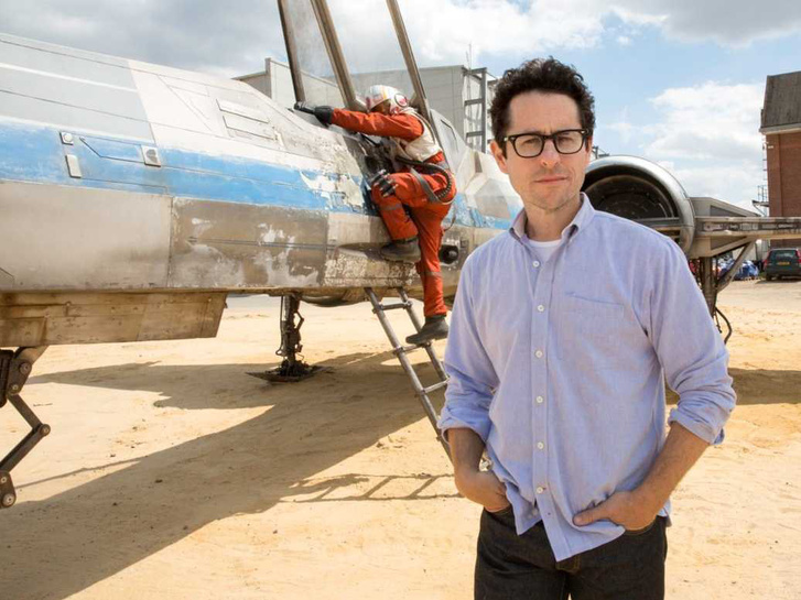 jj-abrams-shows-off-first-footage-of-x-wing-in-star-wars-episode