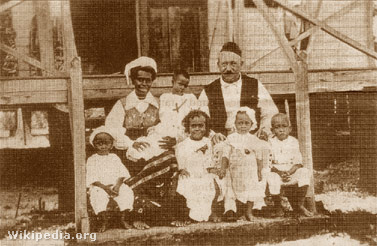 Petterson családjával 1918.