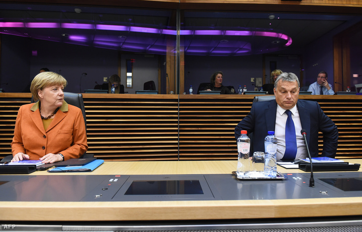 Angela Merkel német kancellár és Orbán Viktor miniszterelnök az európai menekültválságról rendezett rendkívüli csúcstalálkozó.