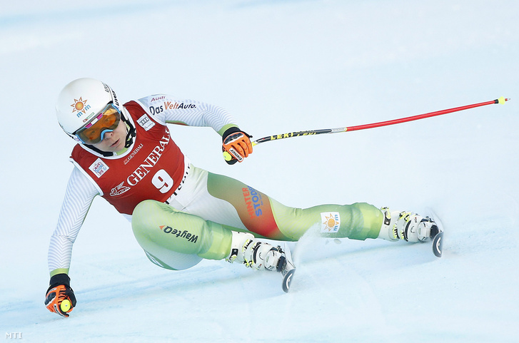 Miklós Edit az alpesi sí világkupa Val d'Isere-i versenyének női lesiklásában 2015. december 19-én.
