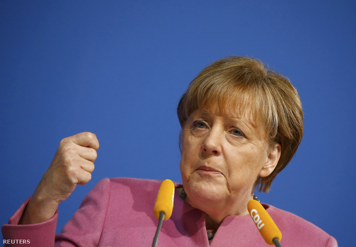 Angela Merkel beszél a Kereszténydemokrata Unió ülésén 2016. január 8-án Mainzban.