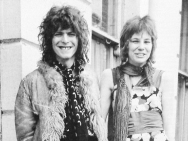 Ön előbb tudta Bowie halálhírét, mint Bowie első felesége