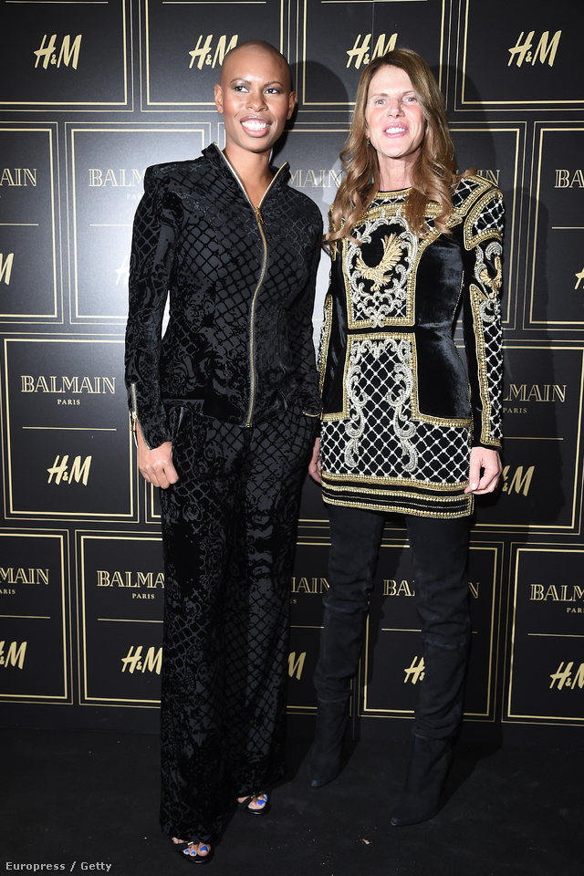 Befolyásos divatszakemberek pózolnak a H&M x Balmain ruhában.