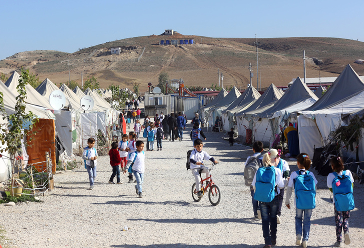 Menekülttábor a török-szír határ közelében