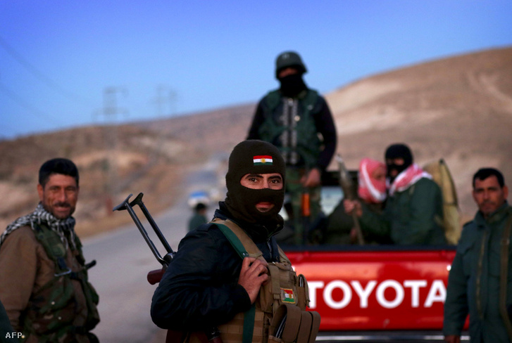 Kurd harcosok Szíriában, 2015. novemberében