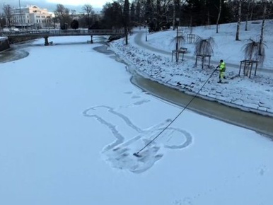 Visszatért Göteborgba az óriási hópénisz
