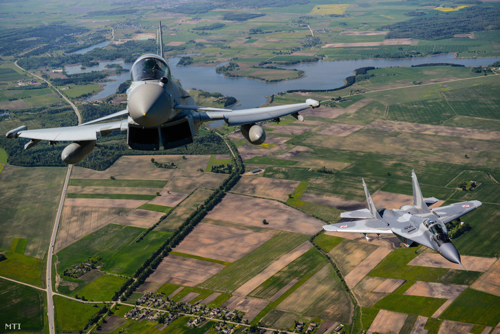 NATO-gépek légtérellenőrzés közben Litvániában.