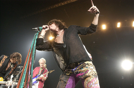 Tyler cáfolta a feloszlásról szóló híreket