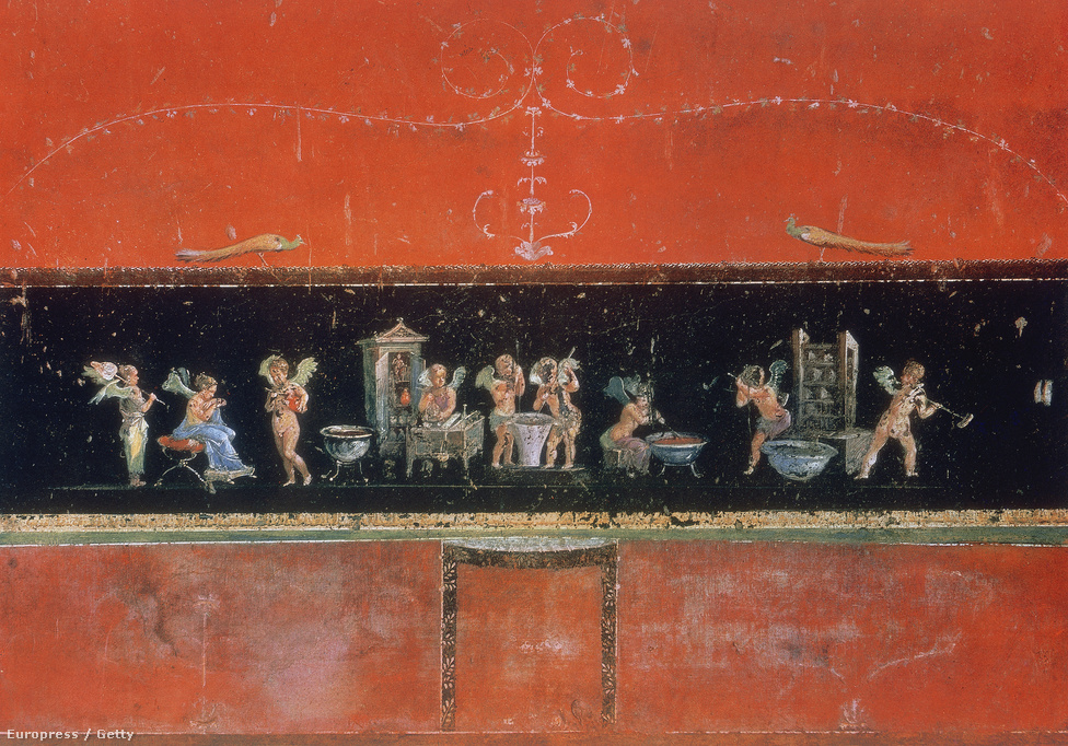 Kupidószerű figurák aromás olajakat készítenek egy Pompeii-ben talált ház freskóján.