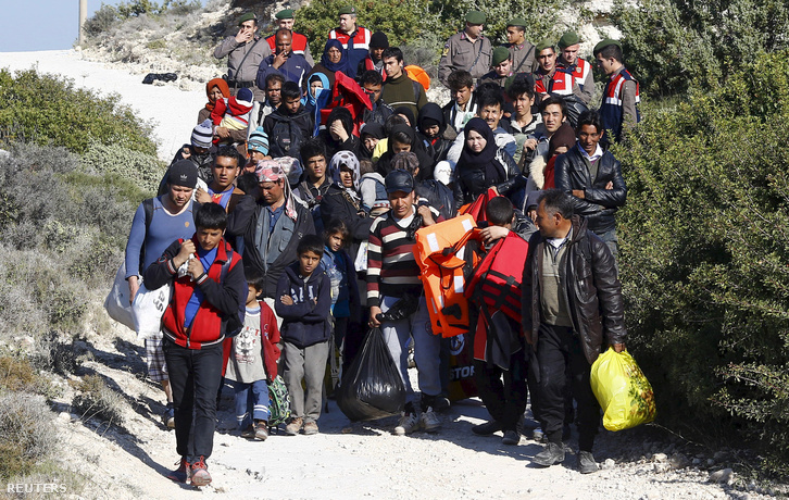 A török-görög határt naponta közel kétezer menekült lépi át