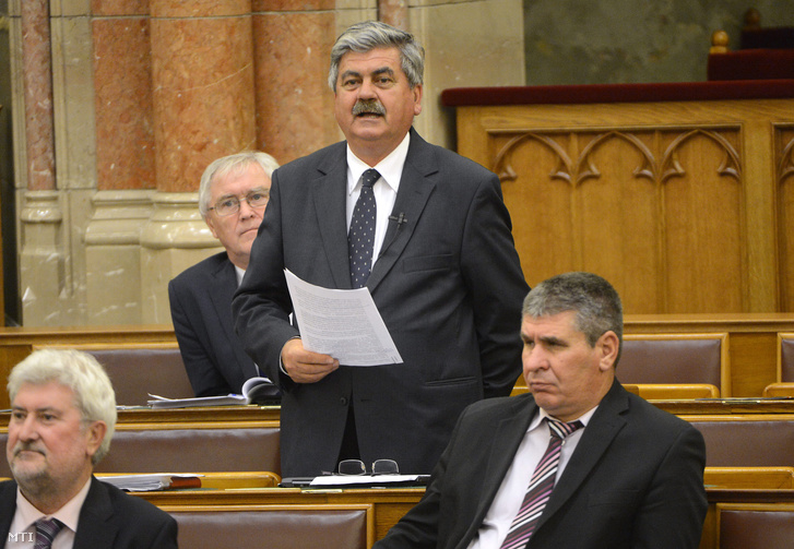 Farkas Sándor az Országgyűlés plenáris ülésén 2014. november 19-én.