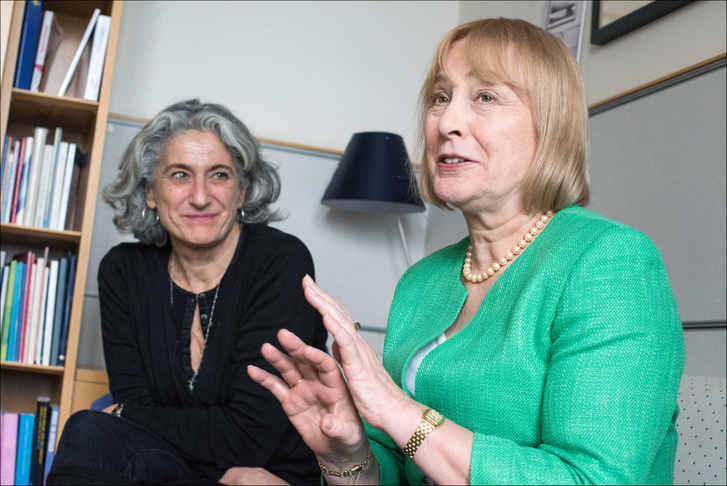 Mary Honeyball (szocialista, brit) EP-képviselővel (jobbra) és Marie Dorigny fotóriporterrel