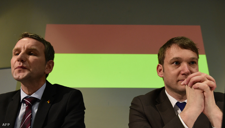 Bjorn Hocke és Andre Poggenburg az AfD politikusai egy kampányrendezvényen, 2016. március 11-én.