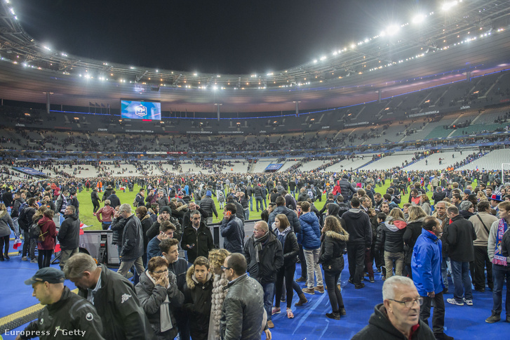 A robbantások utáni percekben készült felvétel a francia nemzeti stadionban, a Stade de France-ban, 2015. november 13-án.