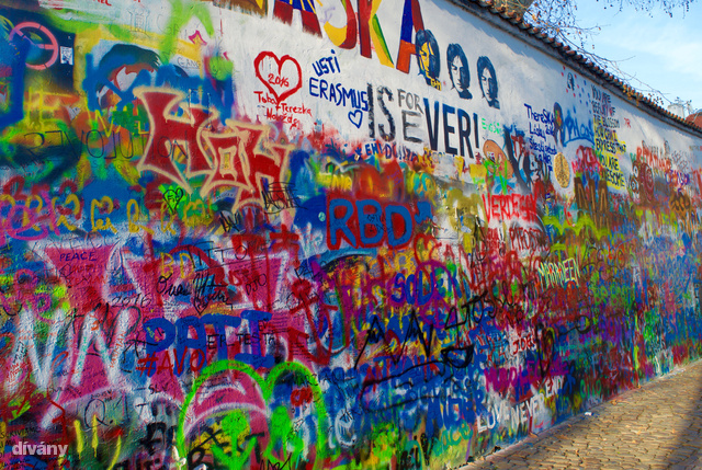 A legendás John Lennon-fal, amit régen igényesebb firkák és idézetek díszítettek
