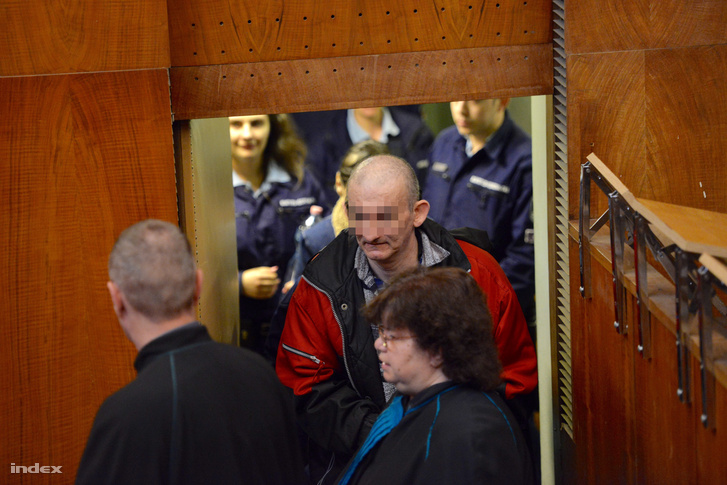 K. Rudolf vádlott érkezik a büntetőper tárgyalására a Budapest Környéki Törvényszéken, 2015. február 24-én.