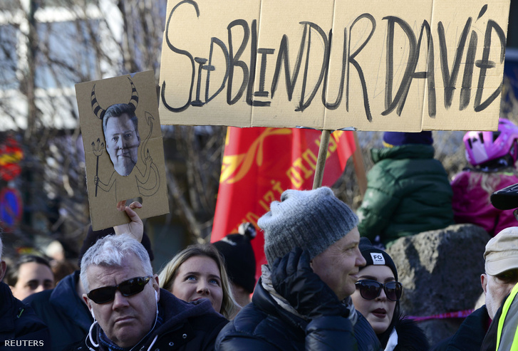 Gunnlaugsson lemondását követelték Rejkjavíkban