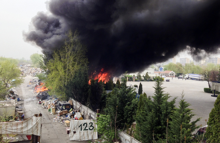 Tűz a zuglói szeméttelepen 2014 áprilisában