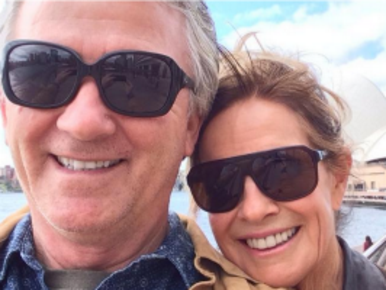 A tavasz legmenőbb szelfije: Bobby Ewing és Samantha mosolya