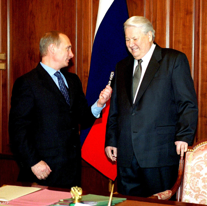Putyin és Borisz Jelcin a Kremlben, miután Jelcin lemondott az elnökségről Putyin javára
