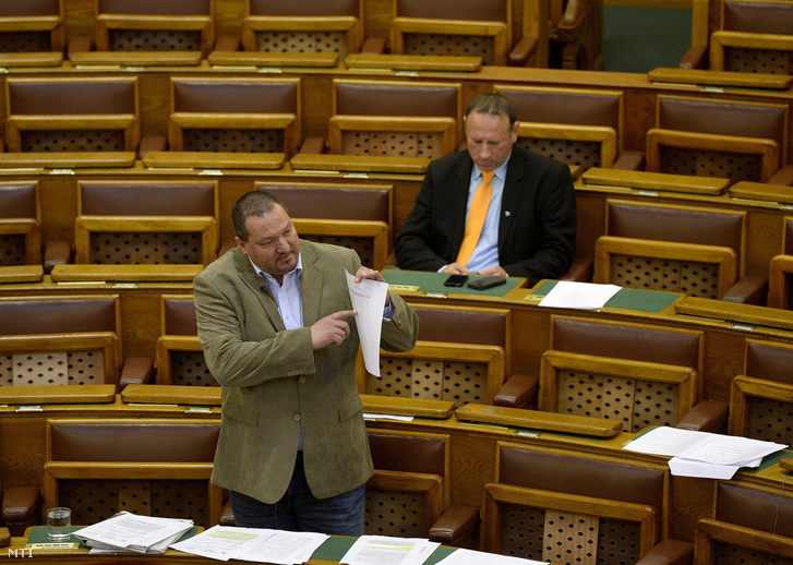 Németh Szilárd a Fidesz képviselõje napirend elõtt szólal fel az Országgyûlés plenáris ülésén 2016. április 18-án.