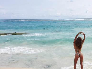Nina Agdal ennél jobb helyet nem is választhatott volna a sportolásra