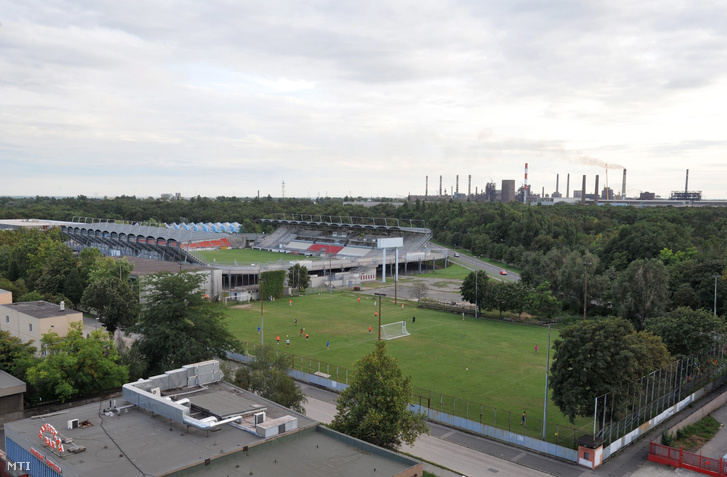 A dunaújvárosi labdarúgó stadion