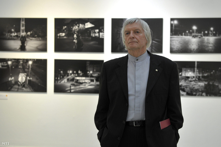 Fekete György, a Magyar Művészeti Akadémia elnöke a Nemzeti Szalon 2016 - Képek és pixelek című kiállítás megnyitóján a Műcsarnokban