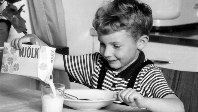 boy-pouring-milk-1960.png