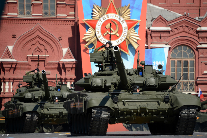 Orosz T-9-es tankok a Győzelem Napi felvonuláson, 2014-ben, a Vörös téren.