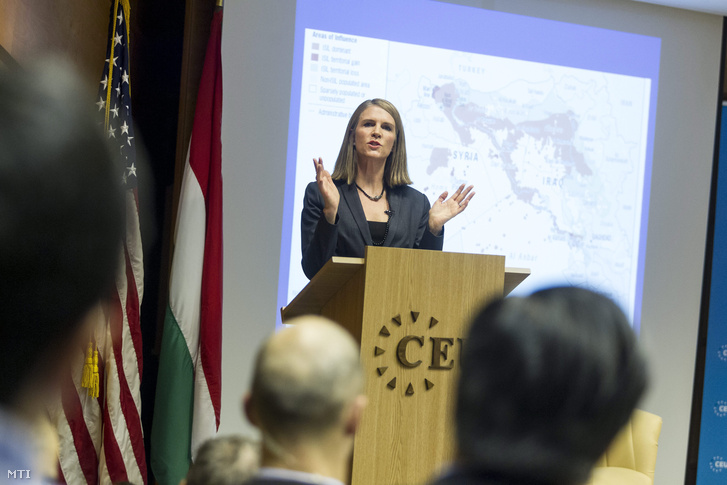 Colleen Bell amerikai nagykövet előadást tart Az Egyesült Államok álláspontja a migrációról a biztonságról és a külpolitikáról címmel